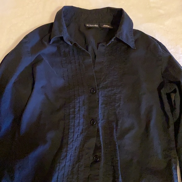 Small black Granite Button Down - Picture 3 of 4
